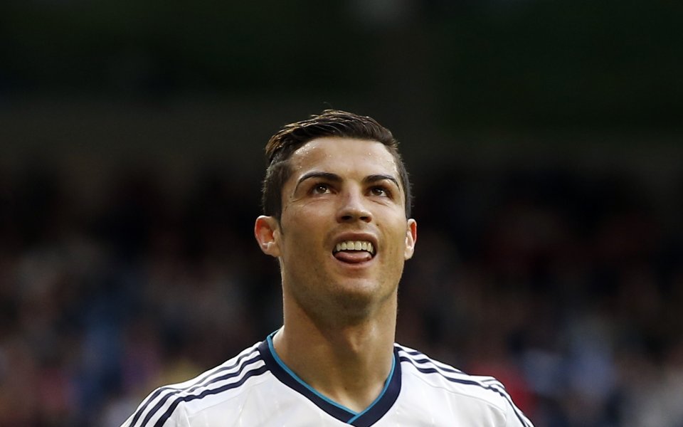 Сколари: Роналдо е по-добър от Меси