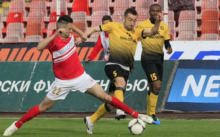 Радуканов клекна пред феновете – пуска заедно Платини и Камбуров