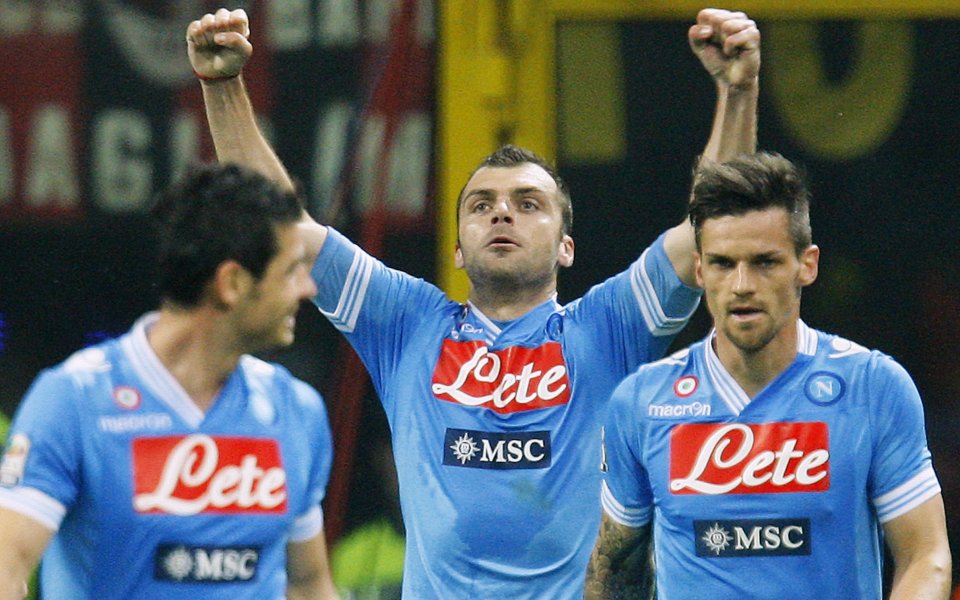 Наполи с хубава победа, почти отряза квитанцията на Пескара за Серия А