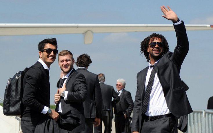 СНИМКИ: Дортмунд посрещна триумфално финалистите от Борусия