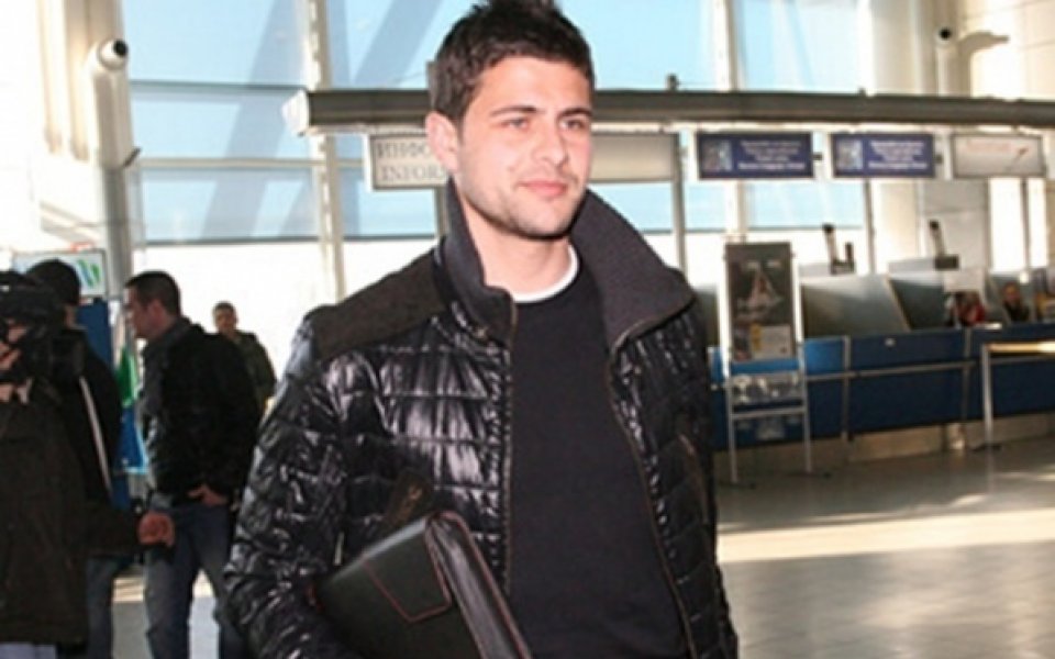 Висла се опитва да махне Генков, бил твърде скъп