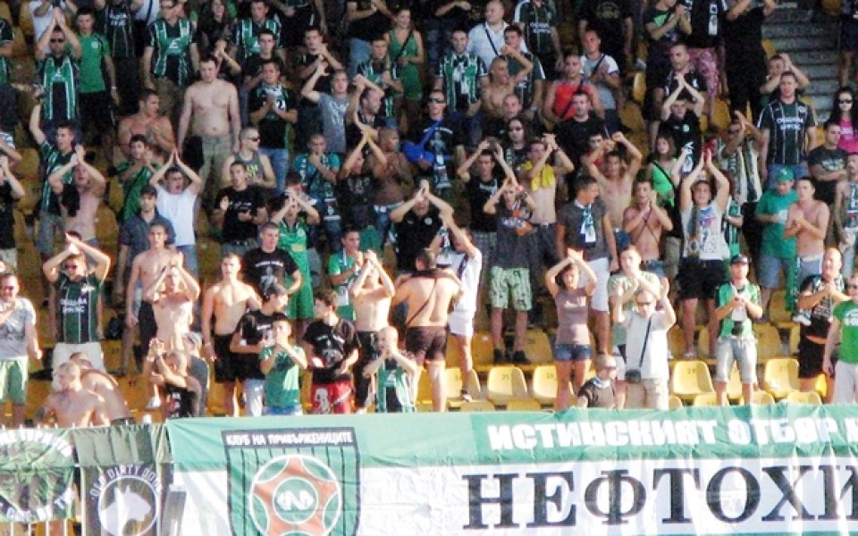 Кметът на Бургас на тренировка на Нефтохимик