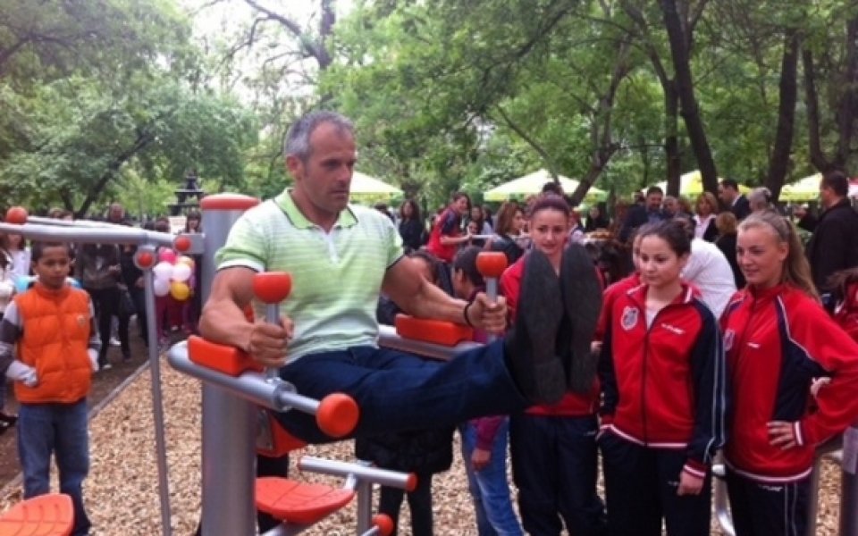 Райков, Стойчев и Фандъкова откриват нова спортна площадка в София