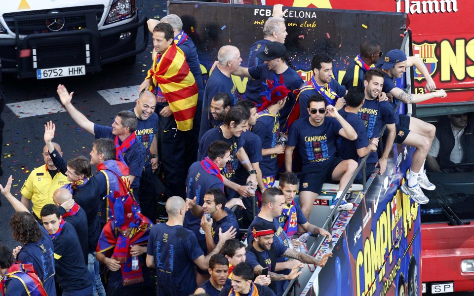 Половин милион фенове отпразнуваха титлата с Барса