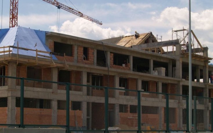 СНИМКИ: Ботев Пд строи клубната база в Коматево на пълни обороти