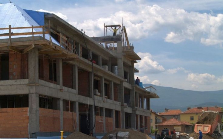 СНИМКИ: Ботев Пд строи клубната база в Коматево на пълни обороти