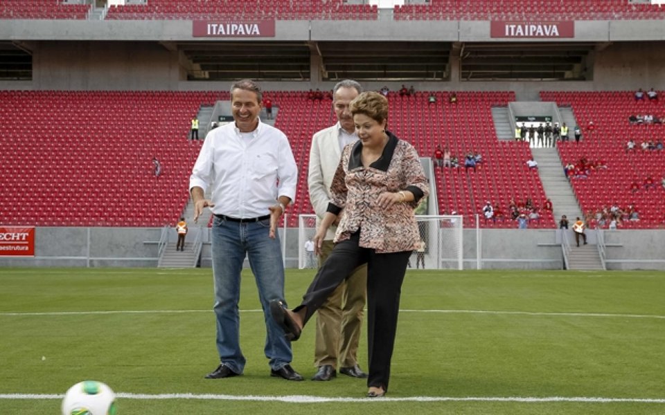 Президентът на Бразилия откри стадиона в Ресифе