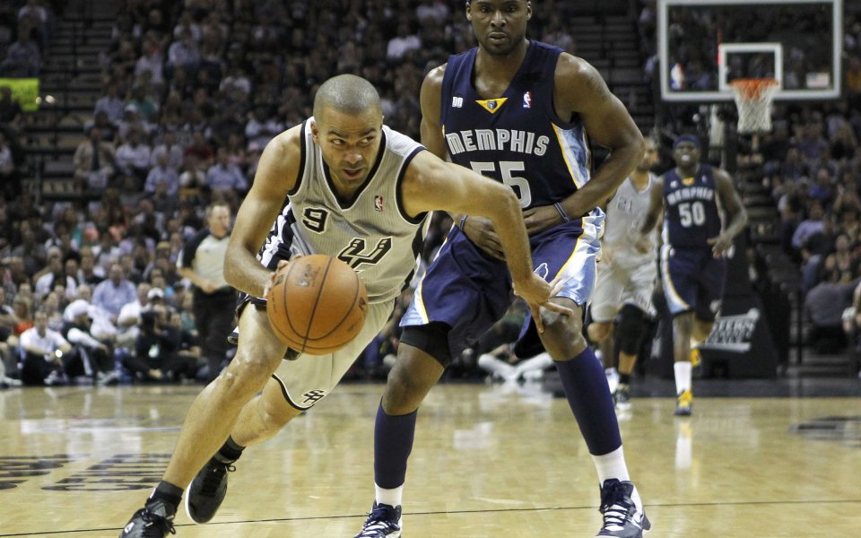 Сан Антонио взе аванс от 2-0 след продължение