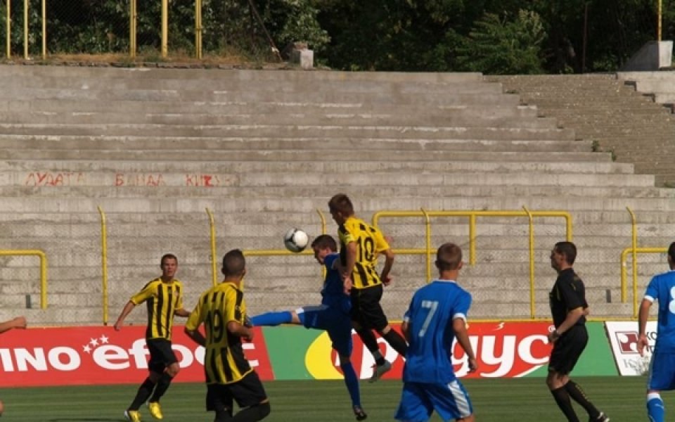 Ботев удари Левски при юношите