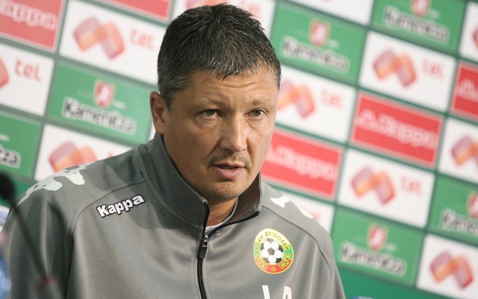 Националите тръгнаха към Япония, Михайлов и Попов се присъединяват по пътя