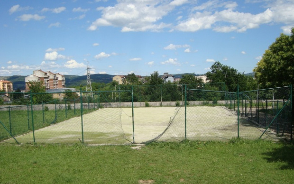 Дете загина при нелеп инцидент на футболно игрище