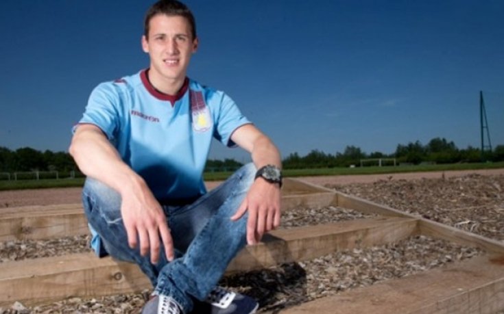 Официално: Тонев вече е играч на Вила