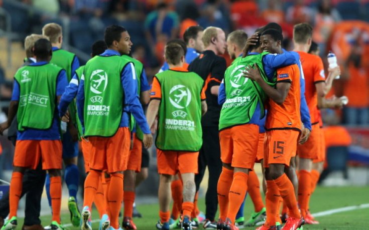 ВИДЕО: Холандия и Испания отказаха Русия и Германия и са полуфиналисти на Евро 2013