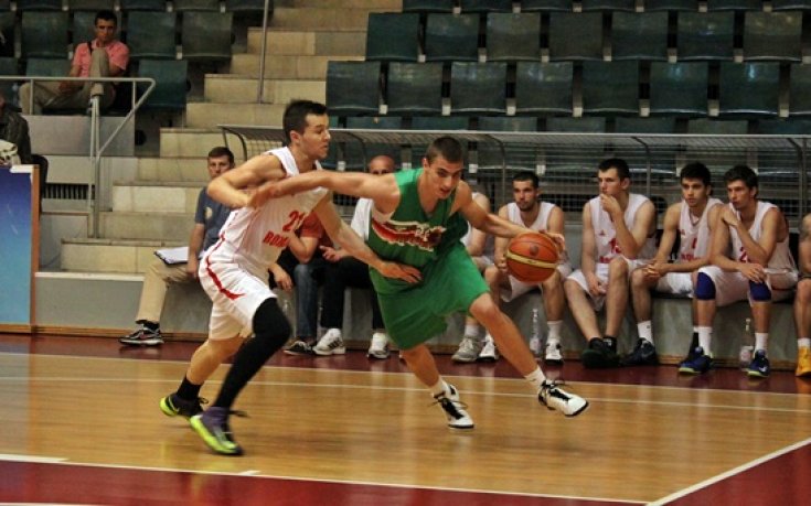 СНИМКИ: Добра първа контрола за младежите, разбиха Румъния в Правец