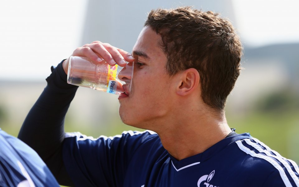 Барса търси отбори на петима футболисти