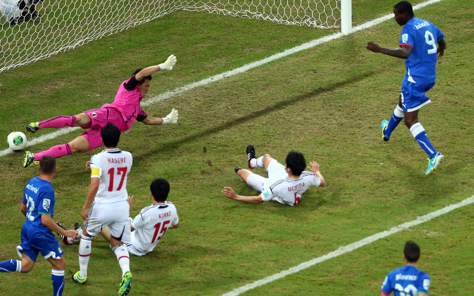 ВИДЕО: Седем гола и няколко обрата изпратиха Италия напред, Япония отпадна
