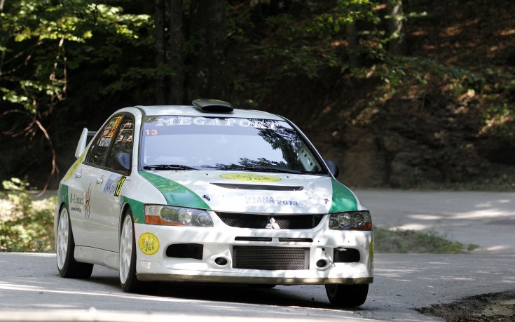 Пламен Стайков потегля втори в планинското в Узана