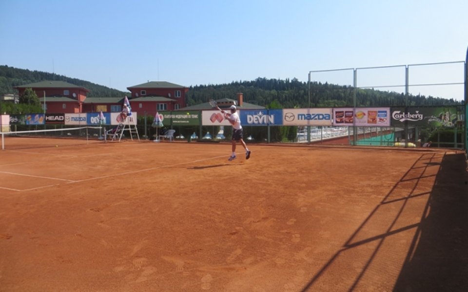 Грозданов и Кутровски продължават на турнира в Стара Загора