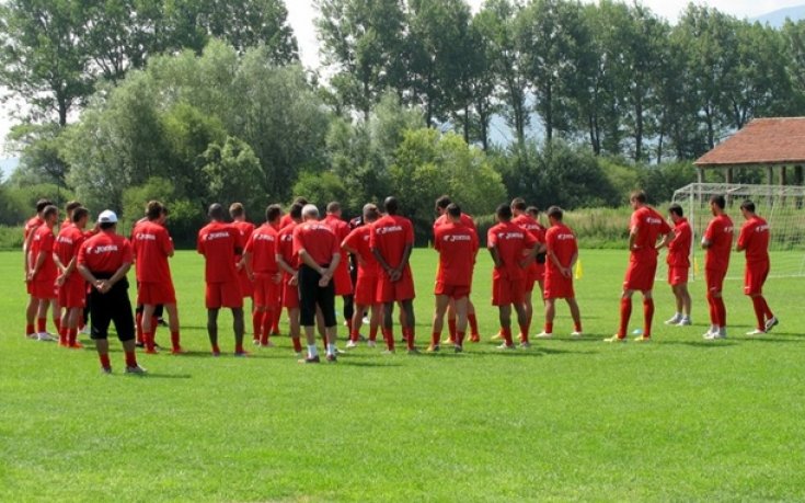СНИМКИ: Локо Сф  тренира за последно в Пири, Джиби и Галев с проблеми