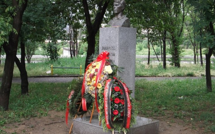 Снимки: Локо Сф почете паметта на Никола Котков