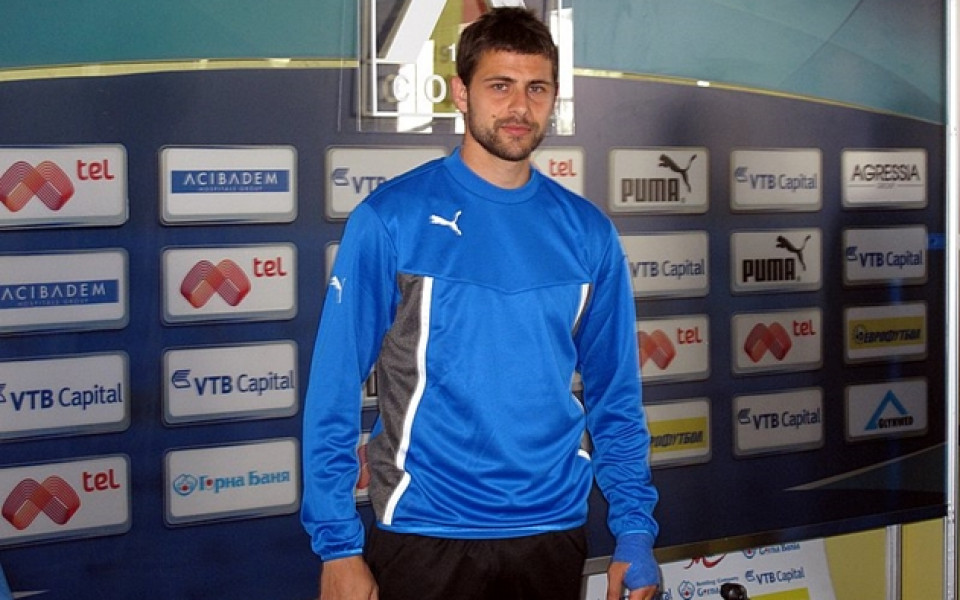 Цветан Генков представен официално като  футболист на Локо ГО