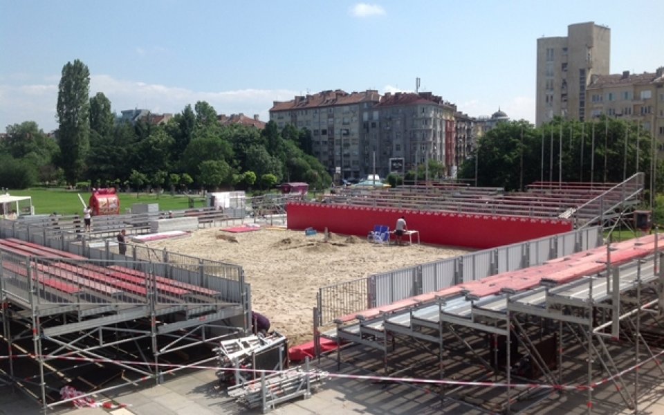 Пред НДК започна строежът на стадиона за държавното по плажен волейбол
