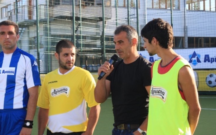 Сашо Ангелов ще води новия Етър, събира играчите утре вечер