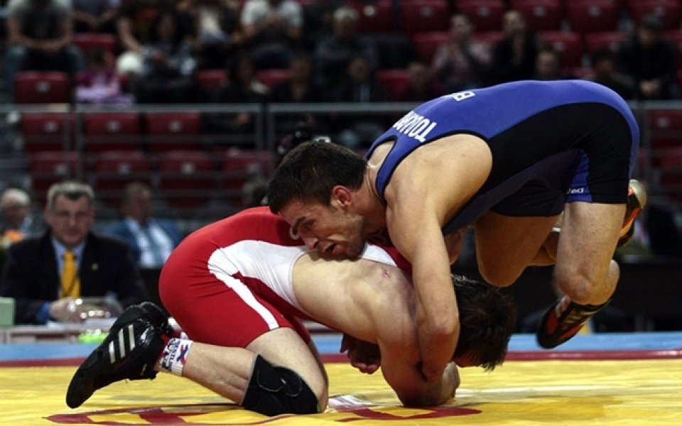 Загуби за класиците в първия кръг