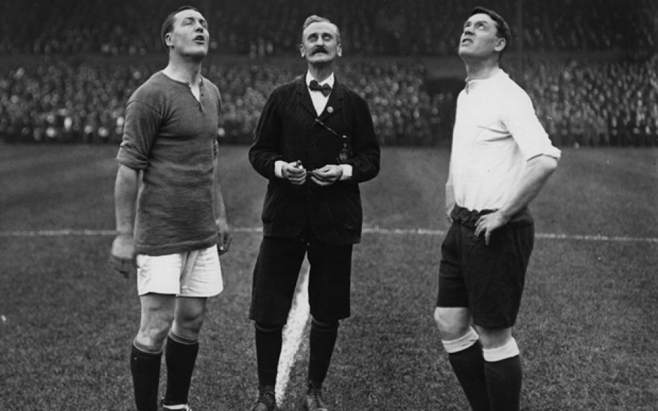 Футболен съдия се учил как да урежда мачове през YouTube