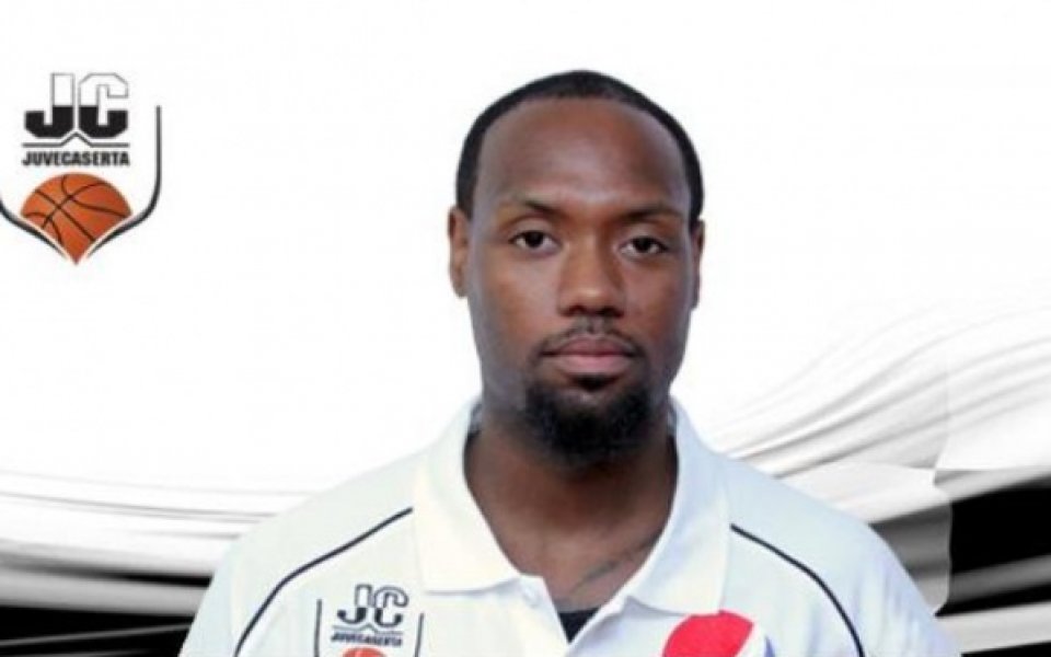 Барселона, но от Италия, привлече играч с български паспорт