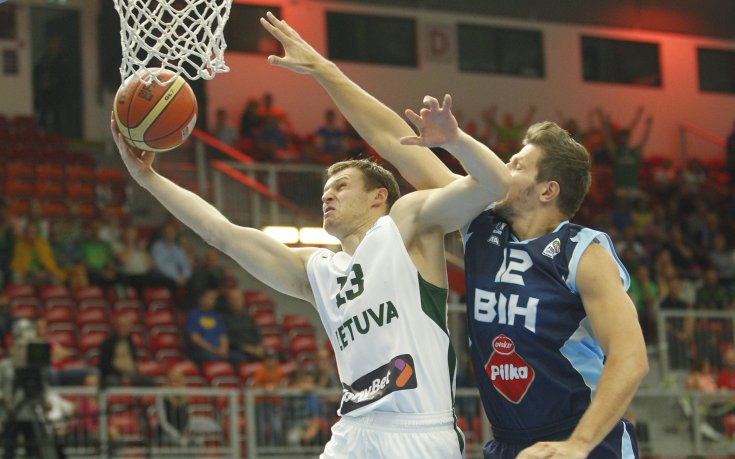 Късна драма класира Литва, Италия остана единствена непобедена