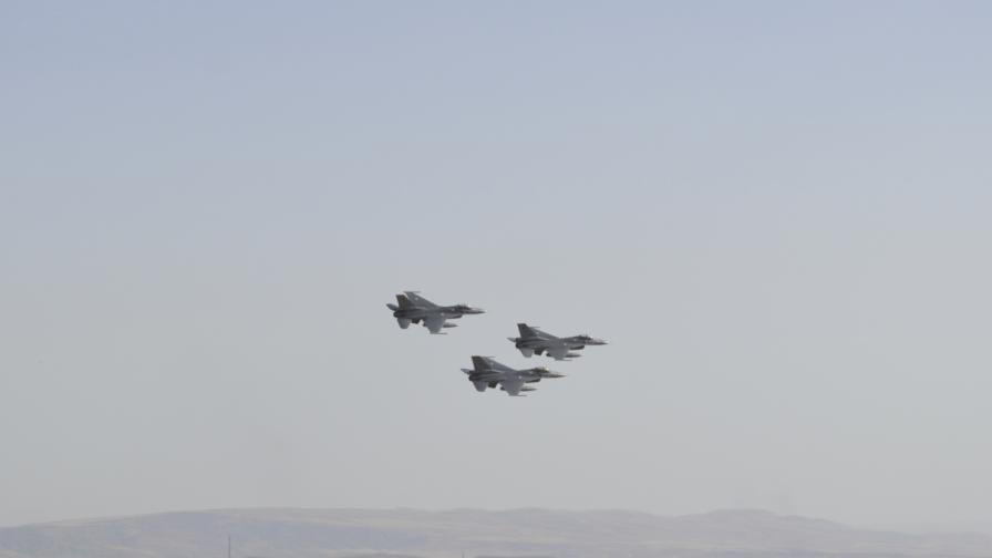 Руски военни самолети край Шотландия изнервиха НАТО