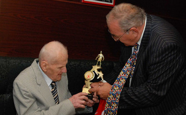 Специални плакети и благодарности за д-р Стефан Божков