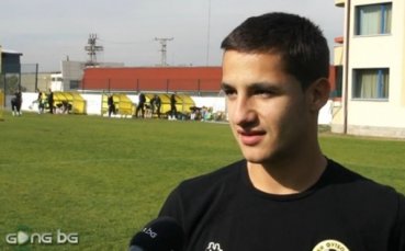 Боби Цонев черпи школата на Левски за първия си гол при мъжете