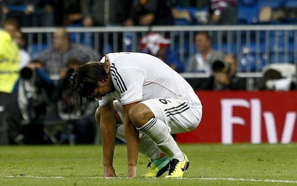 Феновете на Реал погнаха футболистите: Нямате срам