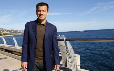 Представят Карлос Дунга във вторник