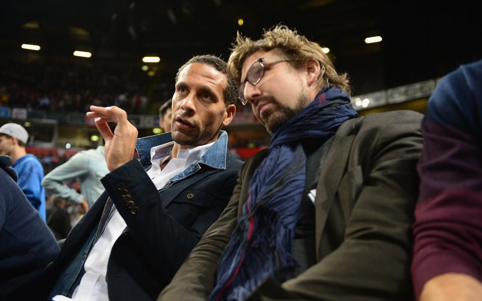 СНИМКИ: Футболните звезди на Манчестър се събраха да гледат баскетбол от друго ниво