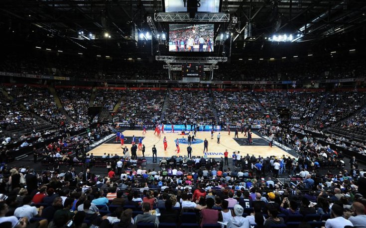 СНИМКИ: Футболните звезди на Манчестър се събраха да гледат баскетбол от друго ниво