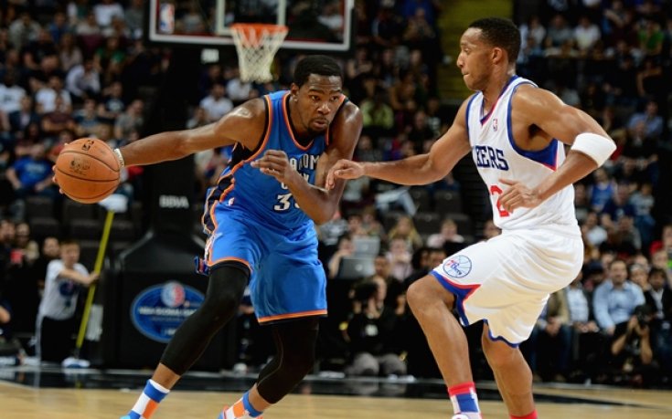 СНИМКИ: Футболните звезди на Манчестър се събраха да гледат баскетбол от друго ниво