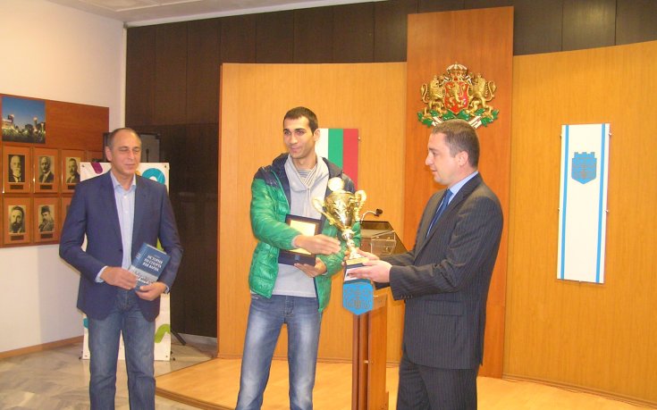 СНИМКИ: Кметът на Варна награди заслужили варненски спортисти