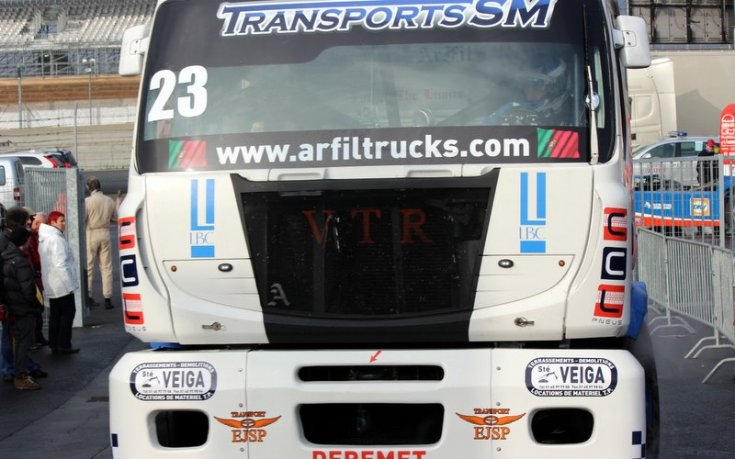 СНИМКИ: 24 часа на камионите в Льо Ман събира над 30 000, гледат и изрисувани кабини