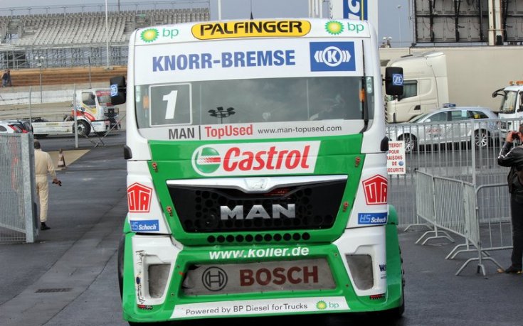 СНИМКИ: 24 часа на камионите в Льо Ман събира над 30 000, гледат и изрисувани кабини