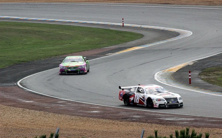 СНИМКИ: 24 часа на камионите в Льо Ман събира над 30 000, гледат и изрисувани кабини