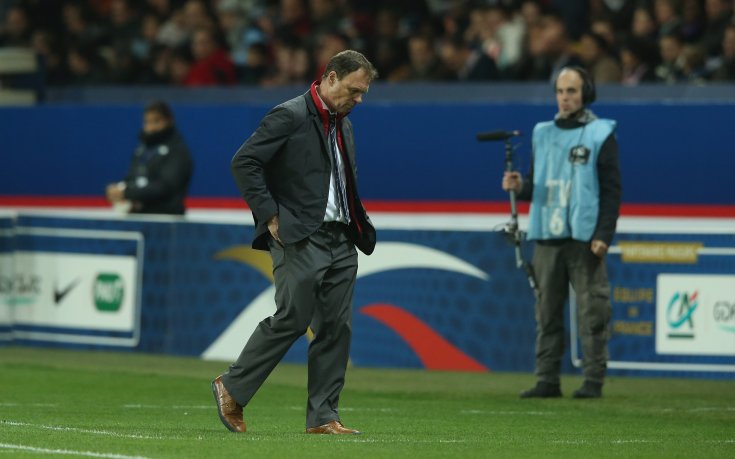 Уволниха селекционера на Австралия след резила срещу Франция