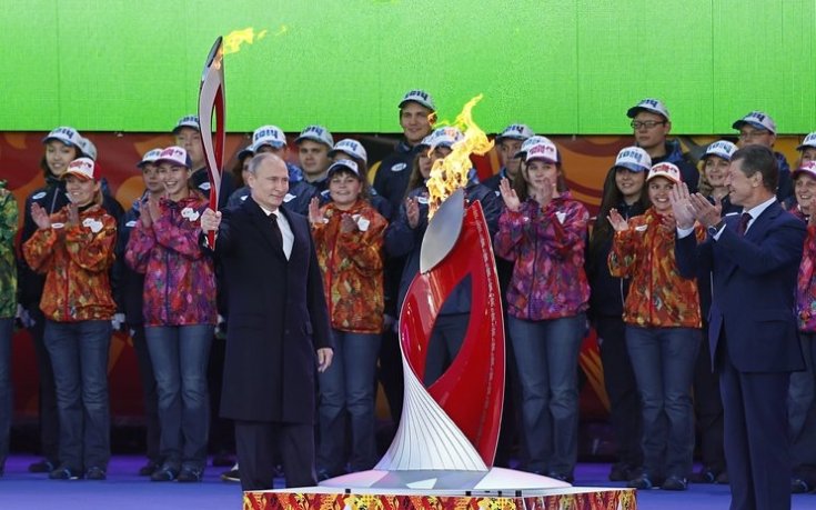 ВИДЕО: Олимпийският огън угасна за 10-и път