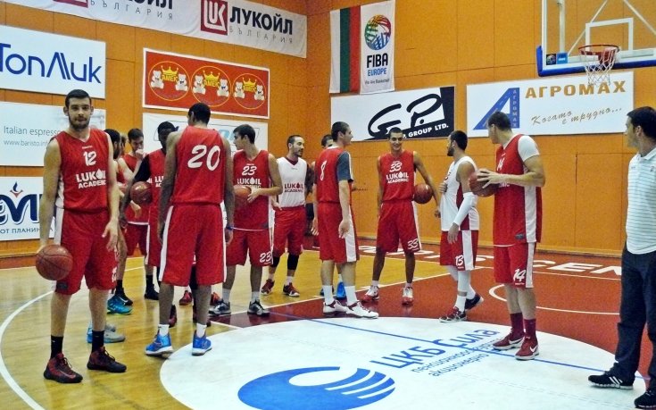 Лукойл хвърля всичко най-добро от началото, тръгна в ранни зори за Йерусалим