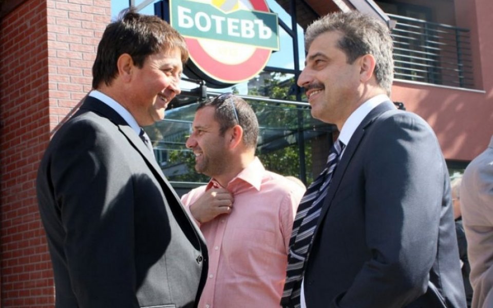 Ангел Палийски: Бутаме втора трибуна, до лятото ще сме изградили две