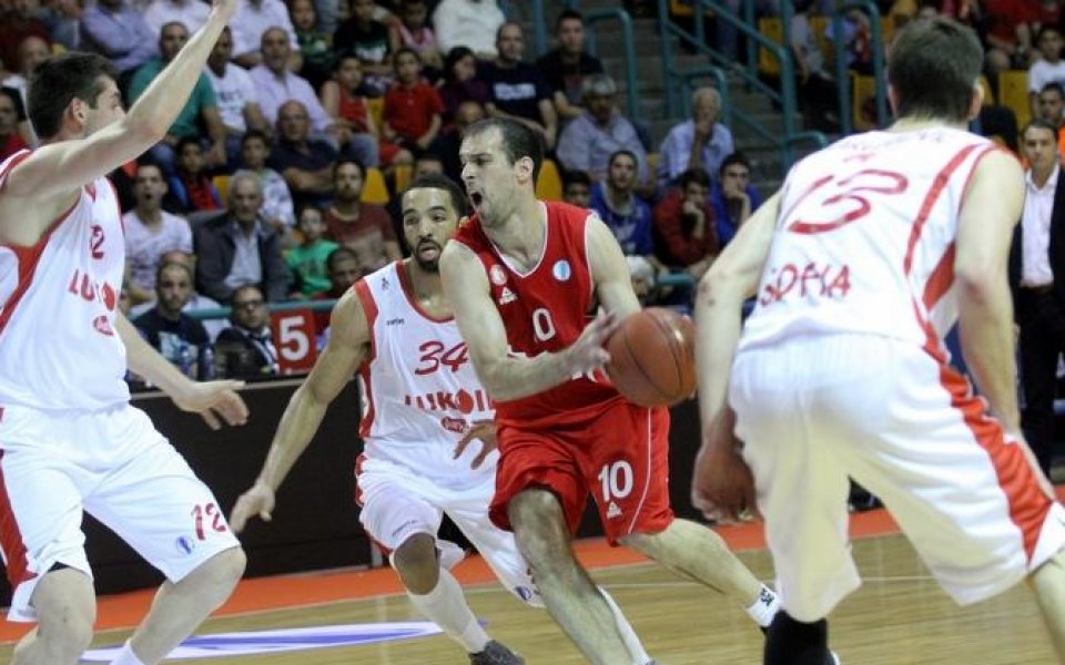 Лукойл с труден старт в Еврокъп, загуби с малко в Йерусалим