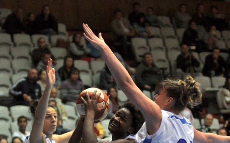 Успешен старт за шампиона в женската НБЛ, успехи за Нефтохимик и Хасково