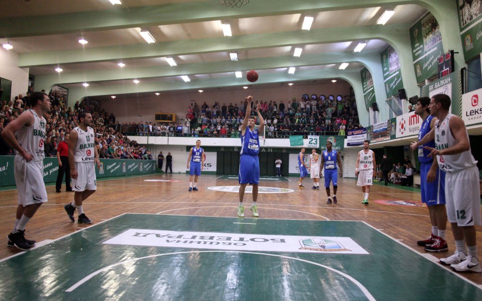 Левски взе дербито с Балкан, Черно море спечели морския дуел